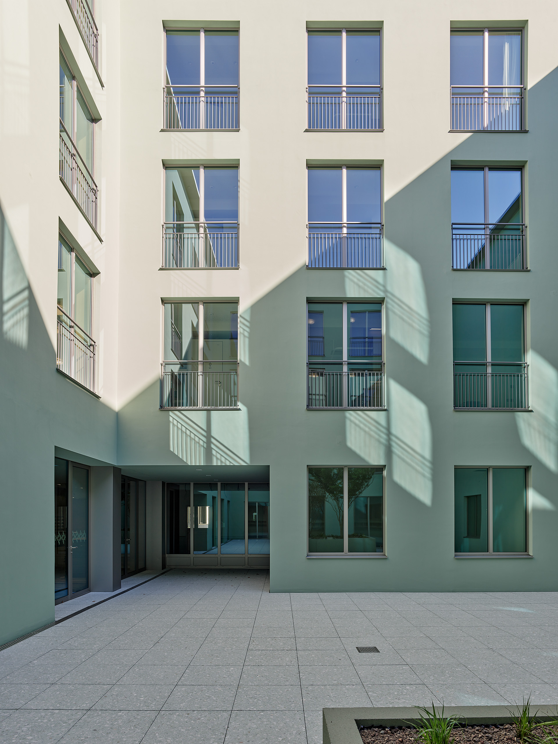 Ahp0068 AIQ4 008777 J2560